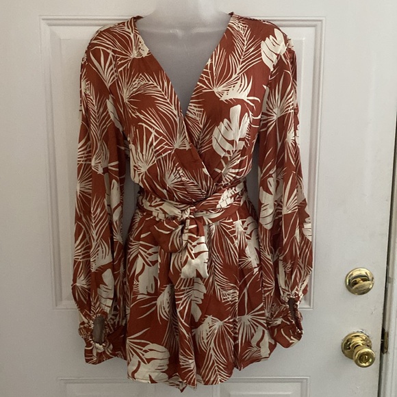 NWT Rust Tropic Leaf Romper - Picture 2 of 4